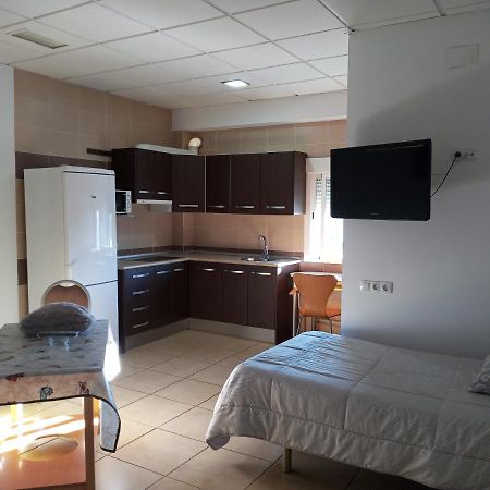 Hostal Via Del Caminante Madrigalejo Εξωτερικό φωτογραφία
