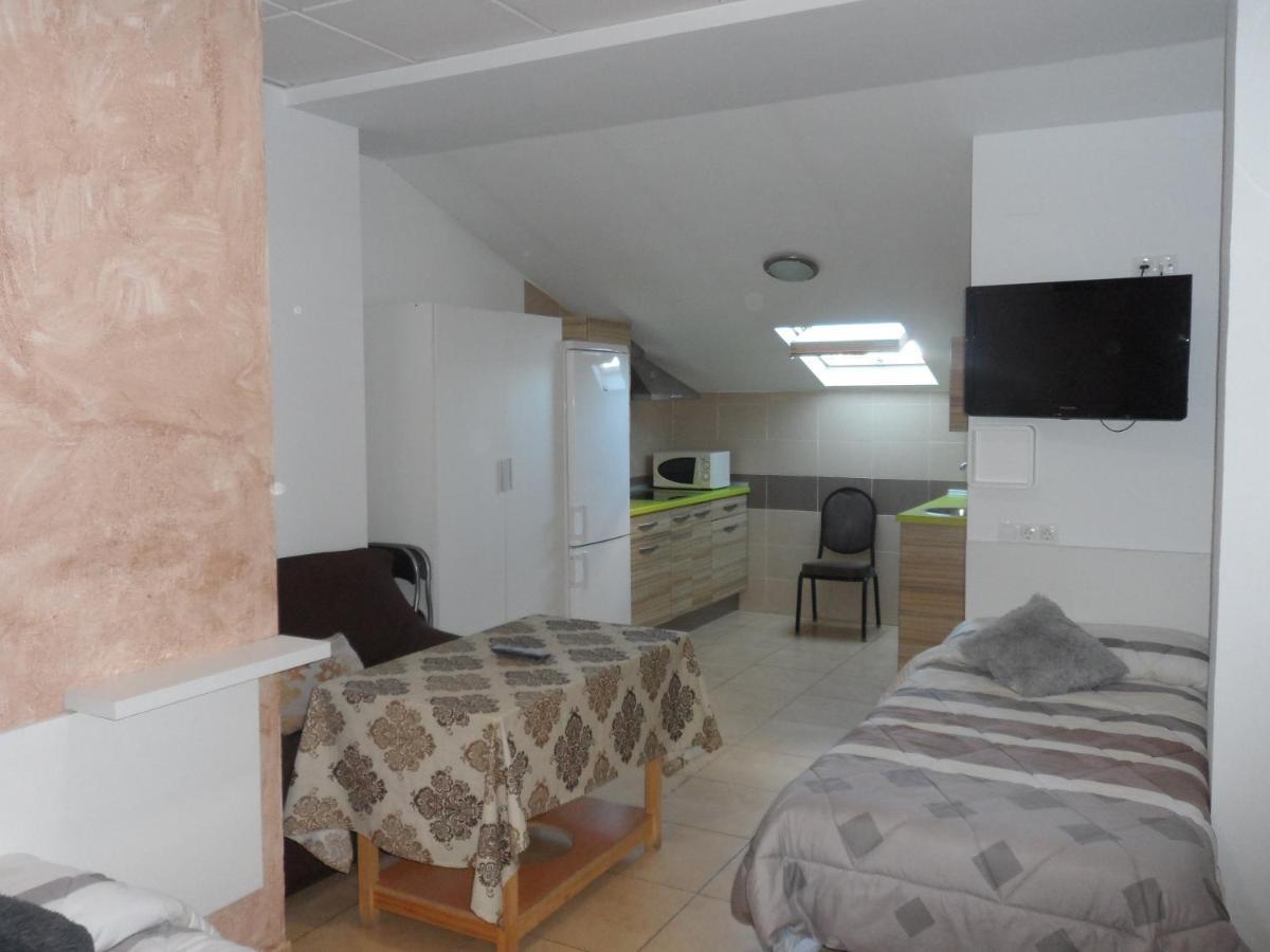 Hostal Via Del Caminante Madrigalejo Εξωτερικό φωτογραφία