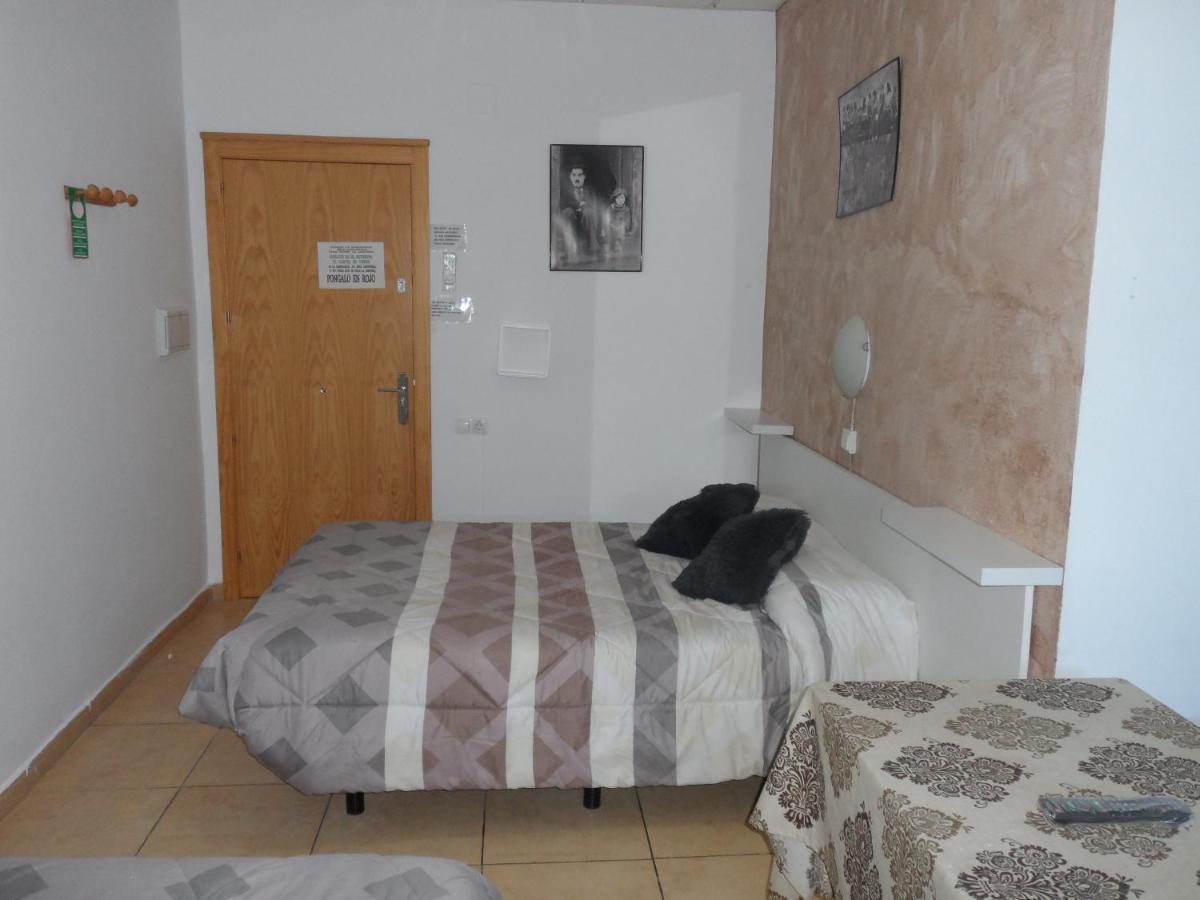Hostal Via Del Caminante Madrigalejo Εξωτερικό φωτογραφία