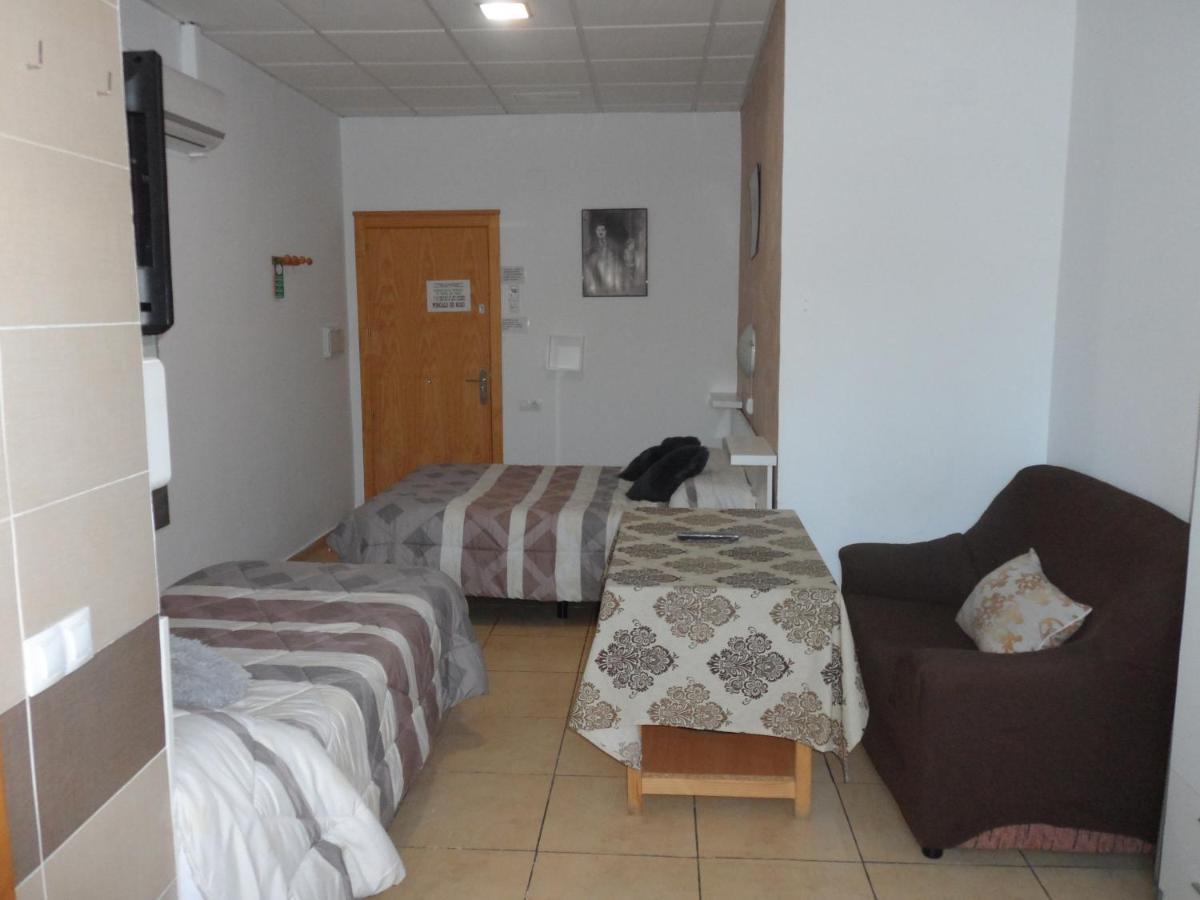 Hostal Via Del Caminante Madrigalejo Εξωτερικό φωτογραφία