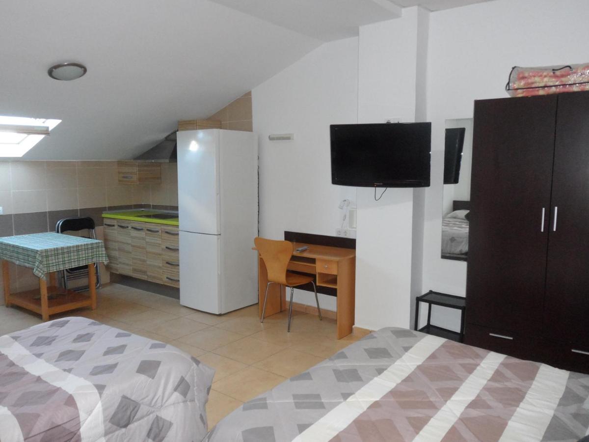 Hostal Via Del Caminante Madrigalejo Εξωτερικό φωτογραφία