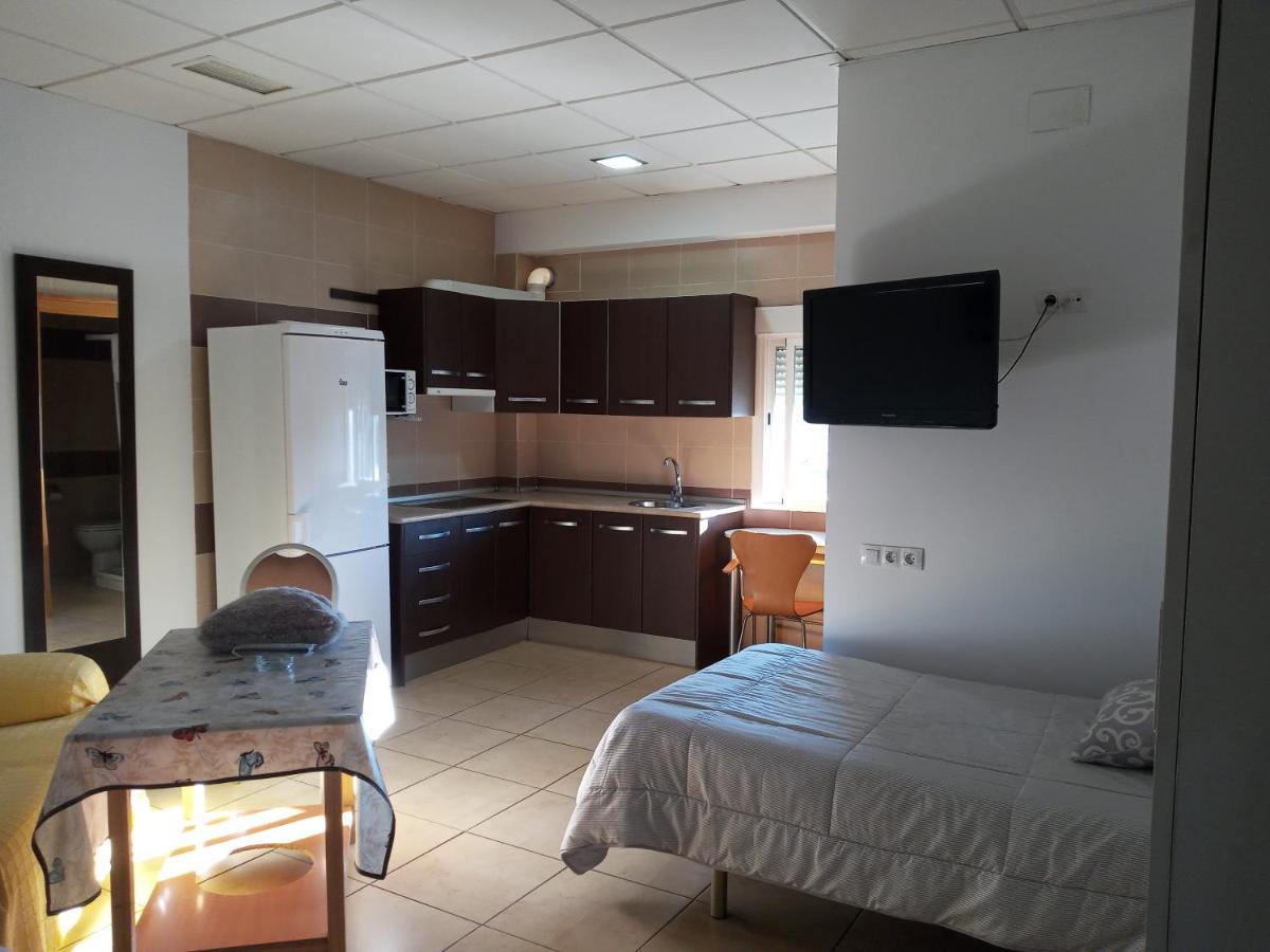 Hostal Via Del Caminante Madrigalejo Εξωτερικό φωτογραφία