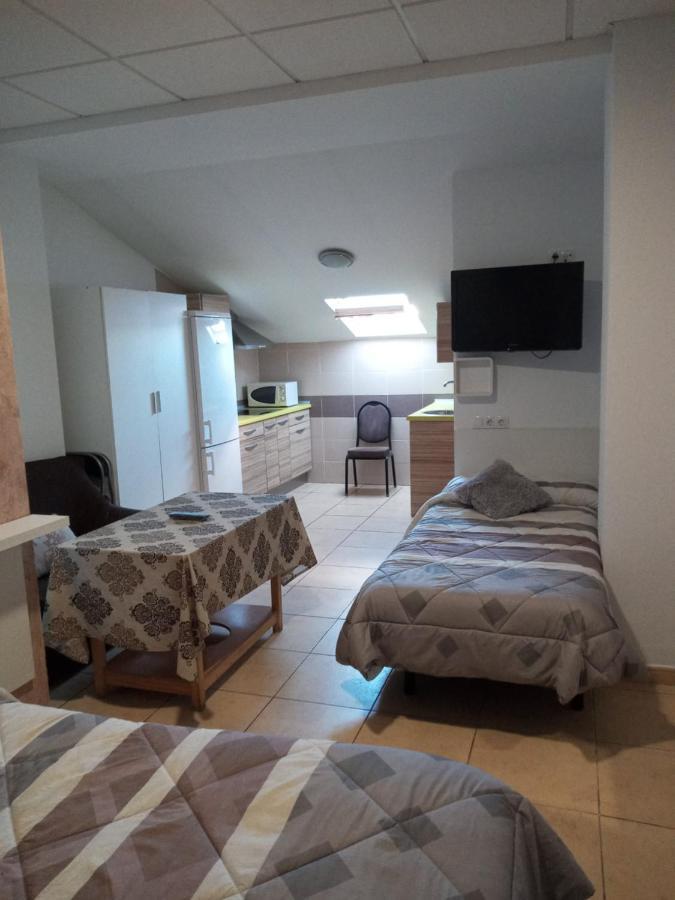 Hostal Via Del Caminante Madrigalejo Εξωτερικό φωτογραφία