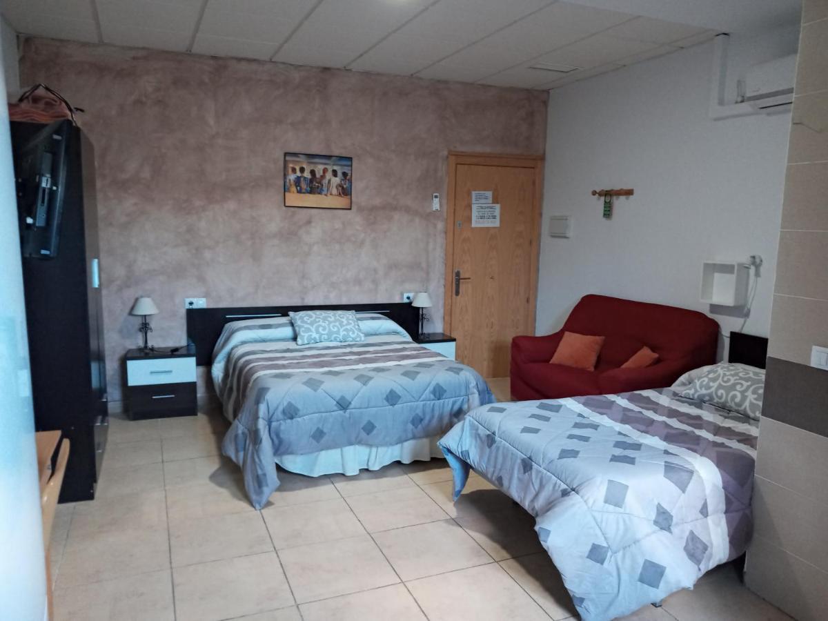 Hostal Via Del Caminante Madrigalejo Εξωτερικό φωτογραφία