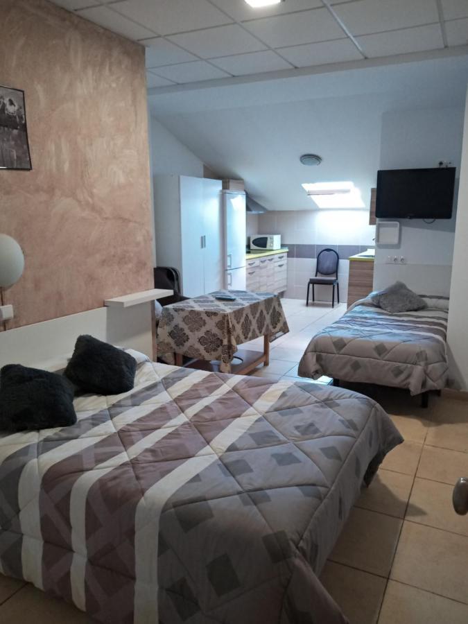 Hostal Via Del Caminante Madrigalejo Εξωτερικό φωτογραφία