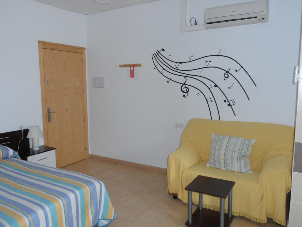 Hostal Via Del Caminante Madrigalejo Εξωτερικό φωτογραφία