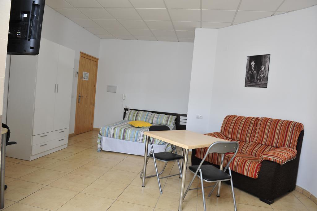 Hostal Via Del Caminante Madrigalejo Εξωτερικό φωτογραφία