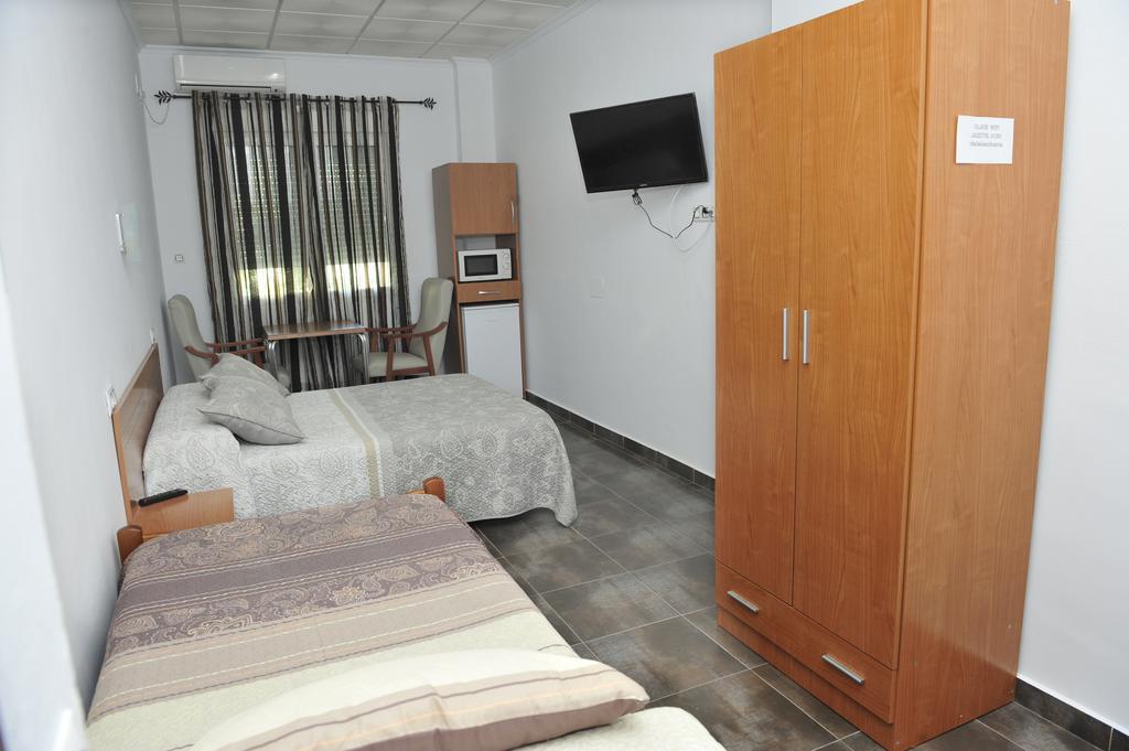 Hostal Via Del Caminante Madrigalejo Εξωτερικό φωτογραφία
