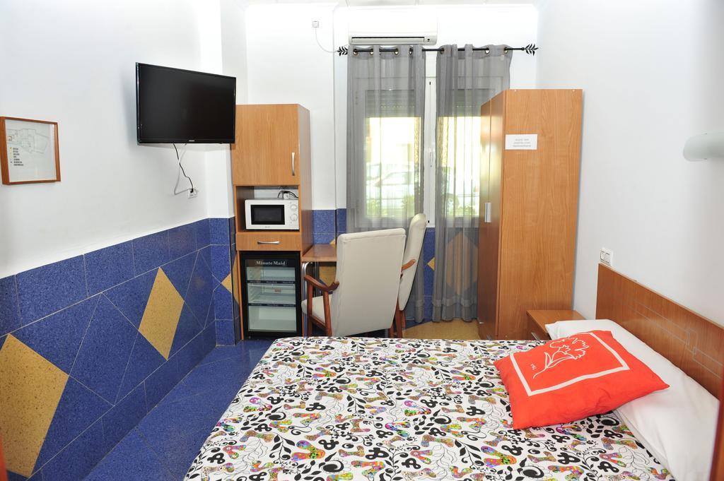 Hostal Via Del Caminante Madrigalejo Εξωτερικό φωτογραφία