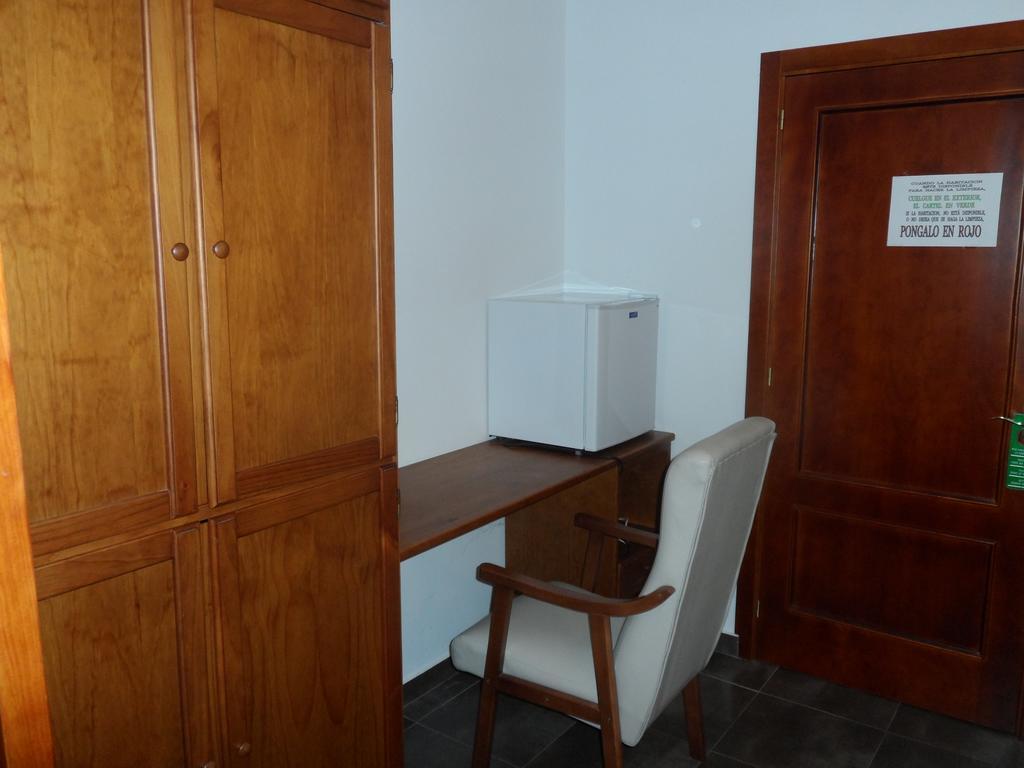 Hostal Via Del Caminante Madrigalejo Εξωτερικό φωτογραφία