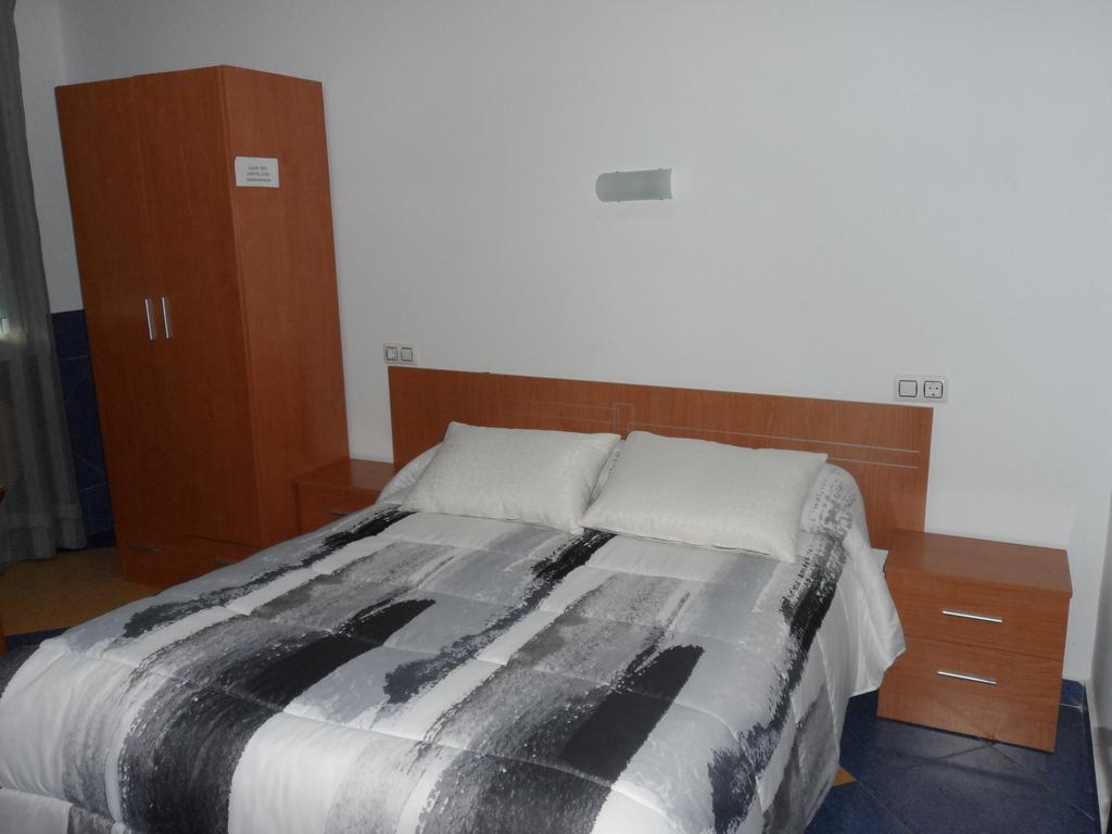 Hostal Via Del Caminante Madrigalejo Εξωτερικό φωτογραφία