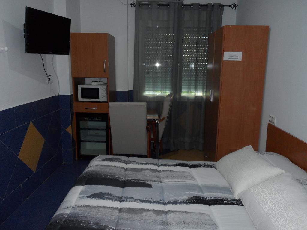 Hostal Via Del Caminante Madrigalejo Εξωτερικό φωτογραφία