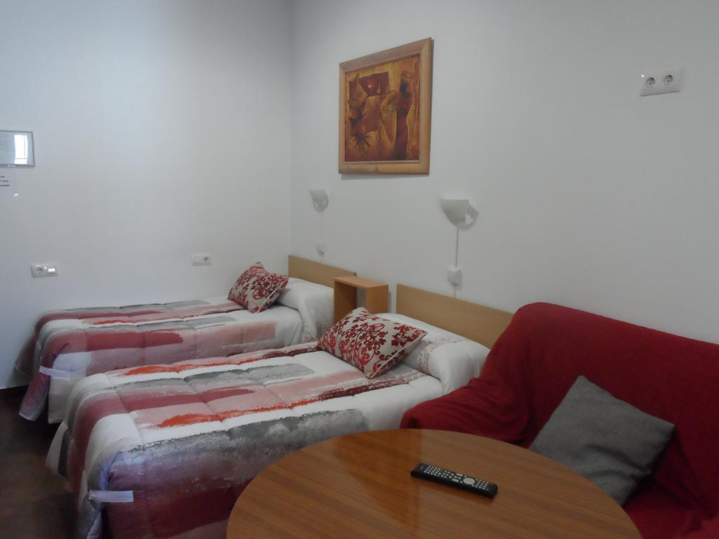 Hostal Via Del Caminante Madrigalejo Εξωτερικό φωτογραφία