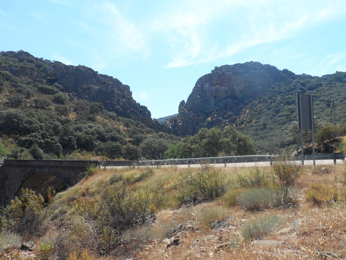 Hostal Via Del Caminante Madrigalejo Εξωτερικό φωτογραφία
