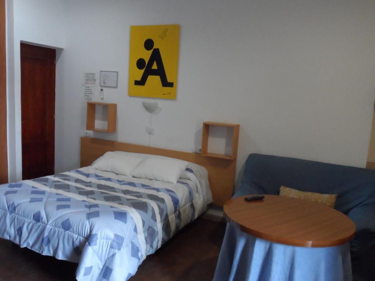 Hostal Via Del Caminante Madrigalejo Εξωτερικό φωτογραφία